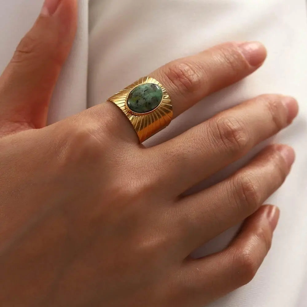 The Vintage Green Gemstone Ring - Salt Lily