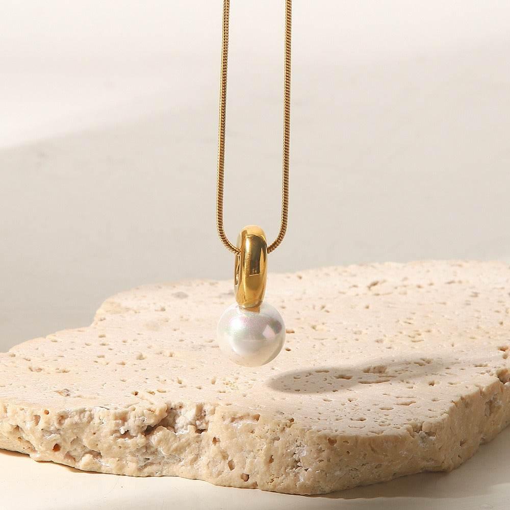 The Pearl Drop Pendant Necklace - Salt Lily