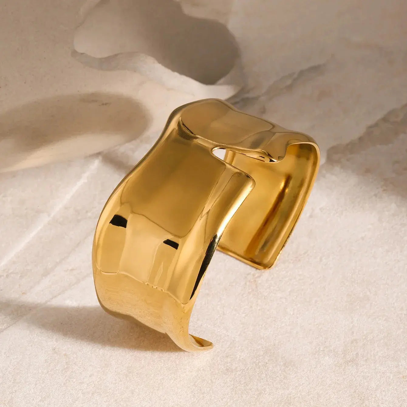 Notch Wide Cuff – 18K Gold - Salt Lily