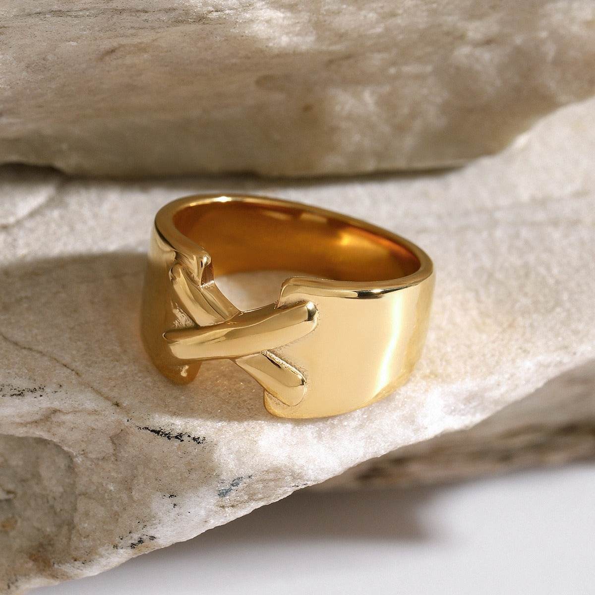 Axis Ring - Salt Lily