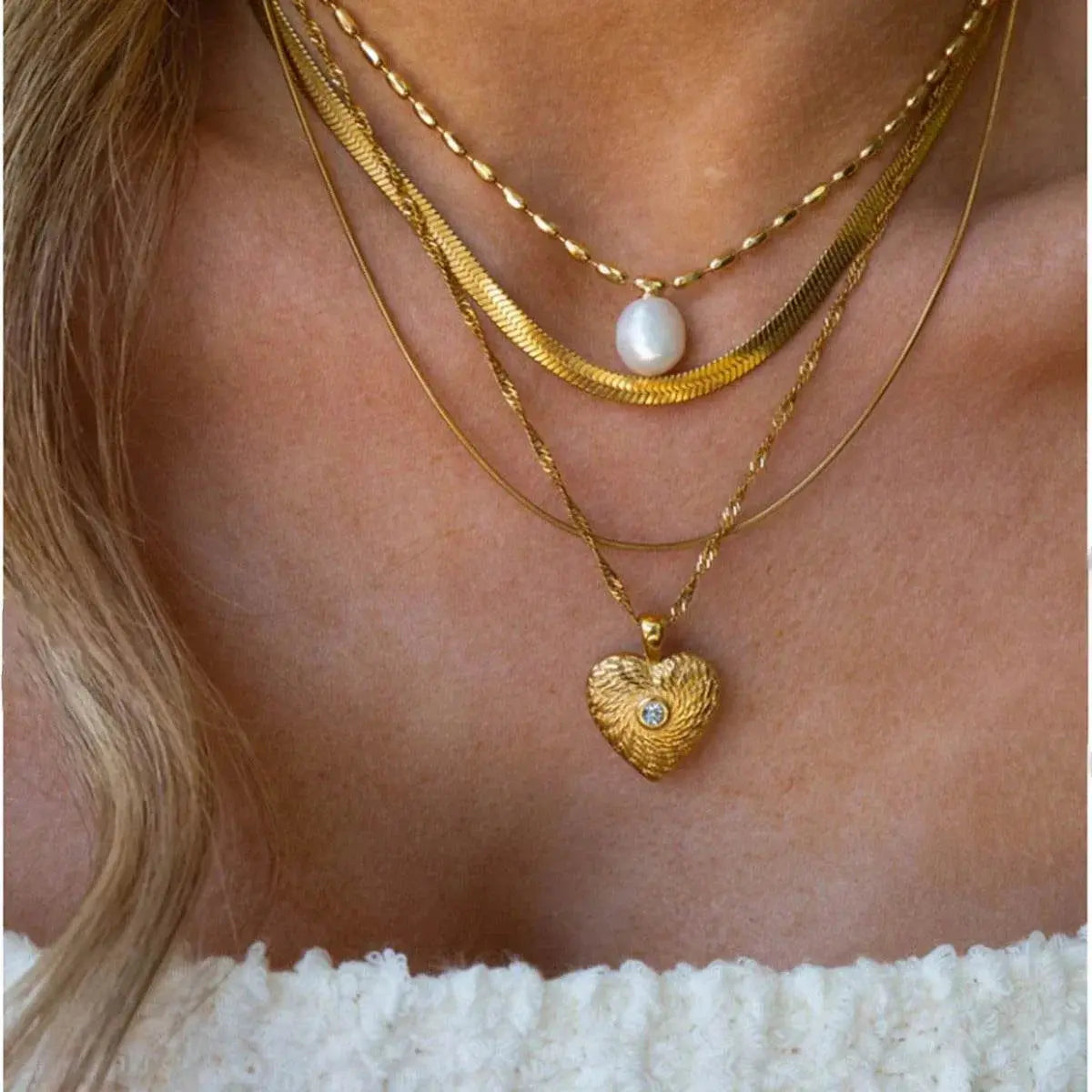 Minimalist Pearl & Gold Necklace - Salt Lily