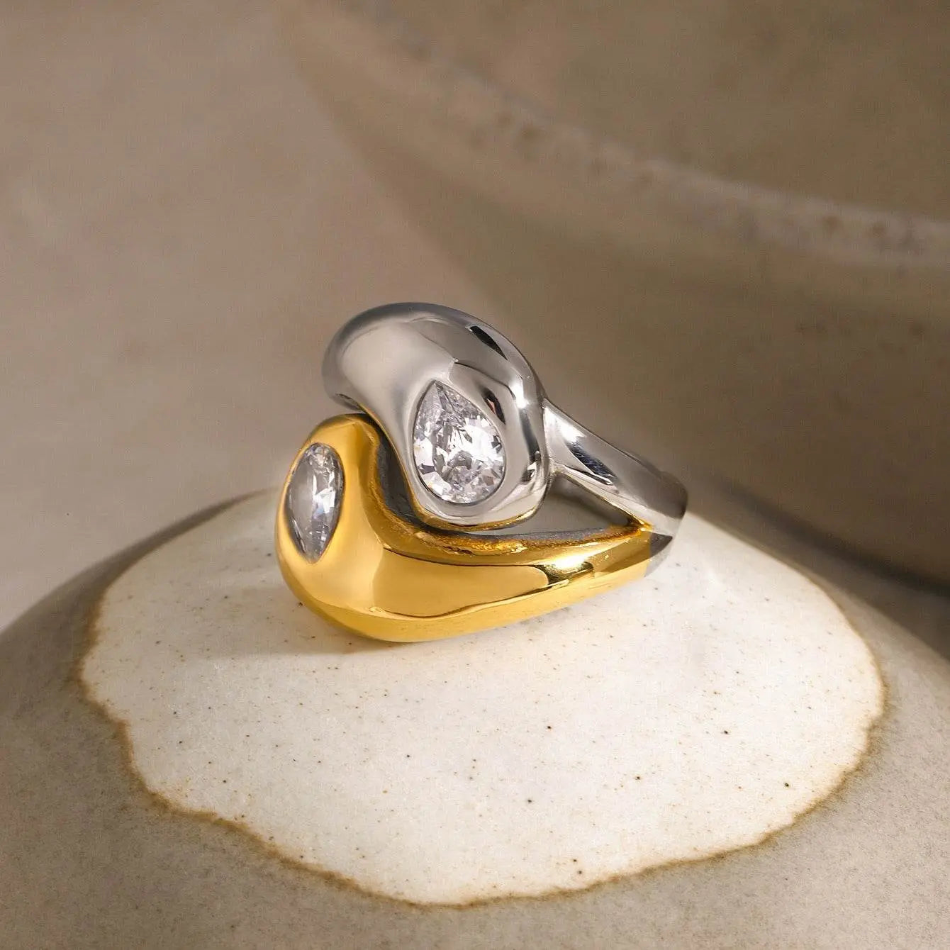 Dewdrop Gem Ring – 18K Gold - Salt Lily