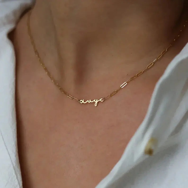 The Whisper Pendant - Necklace with customizable name design - Salt Lily