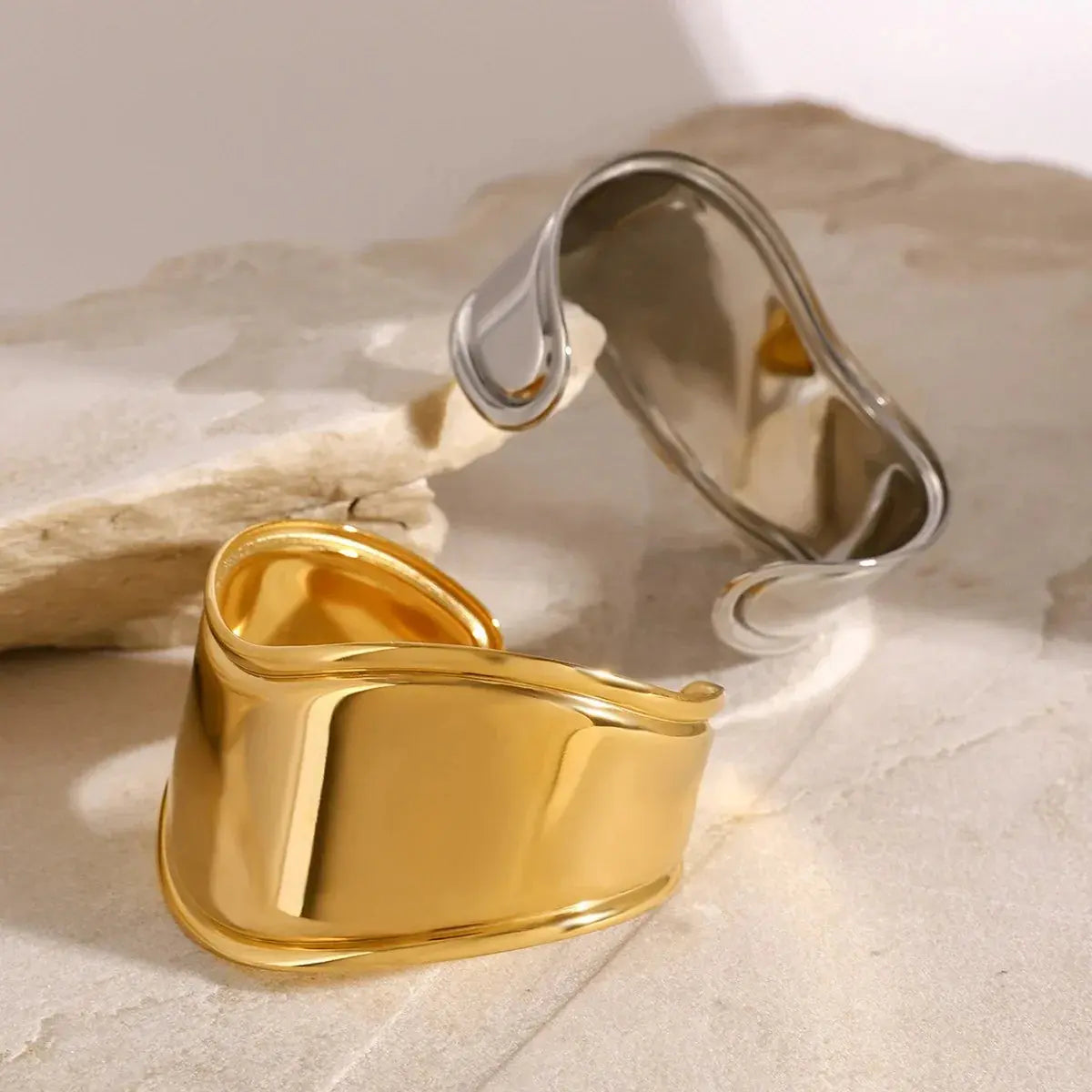 Sculpted Bold Cuff - Salt Lily