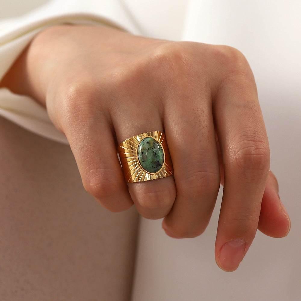 The Vintage Green Gemstone Ring - Salt Lily