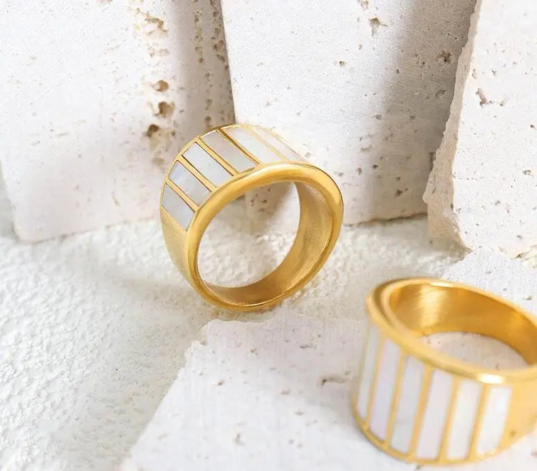 The Prism Band Ring - Salt Lily