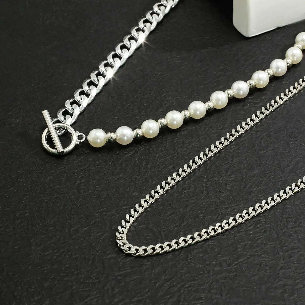 Punk Pearls Necklace - Salt Lily