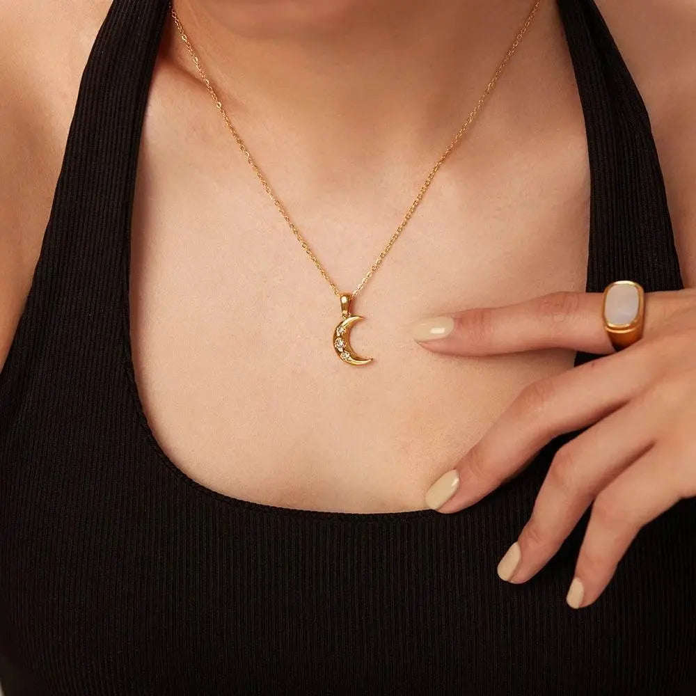 The Crescent Moon Necklace - Salt Lily