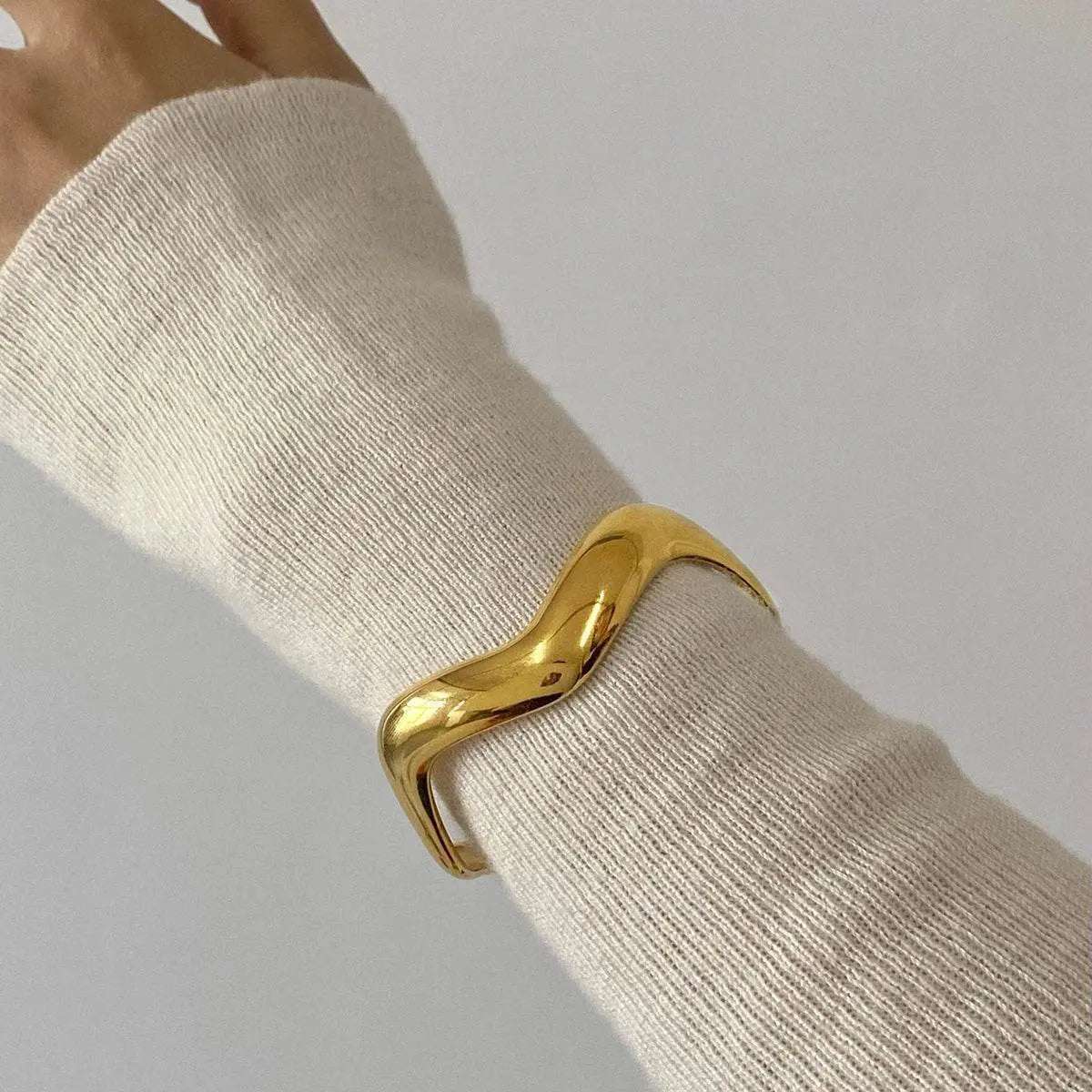 Waverly Bracelet - Salt Lily