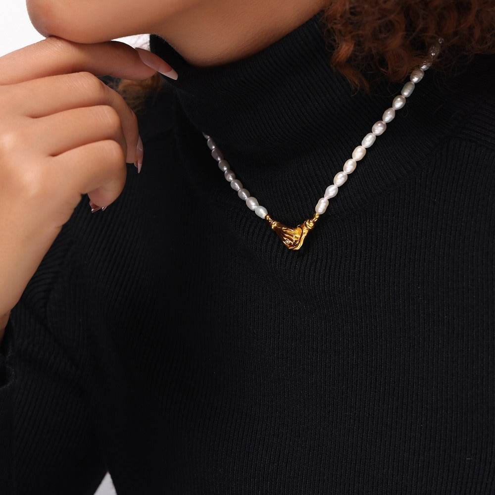 The Holding Hands Pearl Necklace - Salt Lily