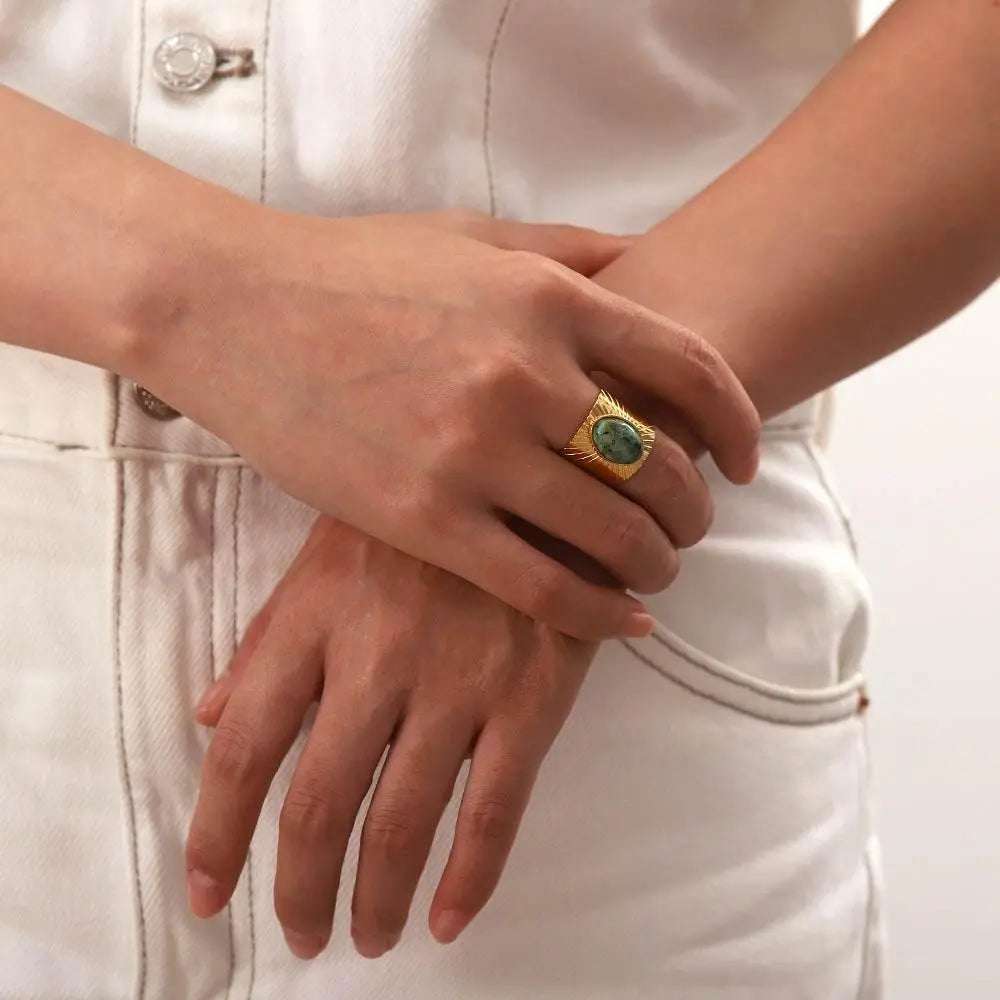 The Vintage Green Gemstone Ring - Salt Lily