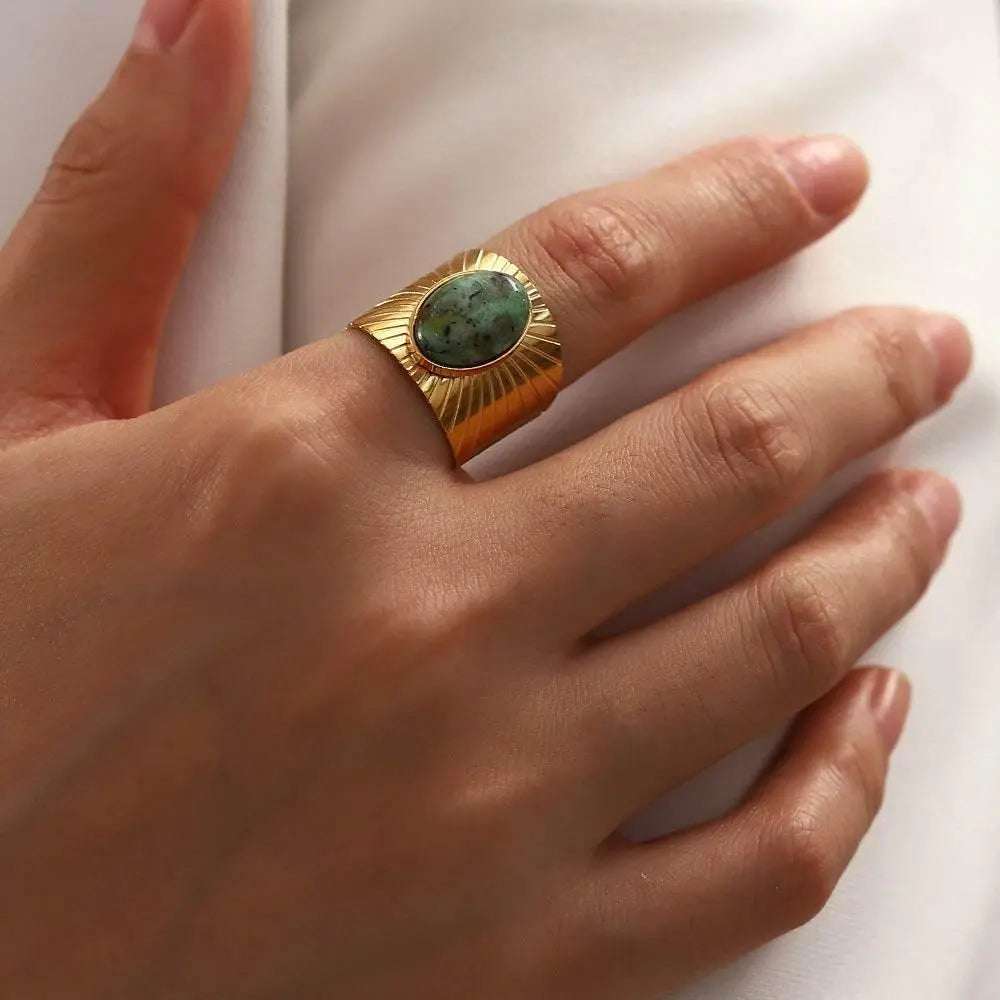 The Vintage Green Gemstone Ring - Salt Lily